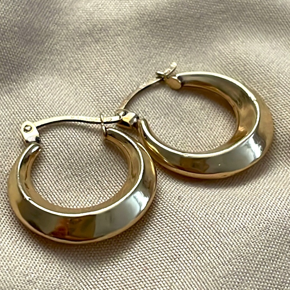 10k Gold hoop earrings